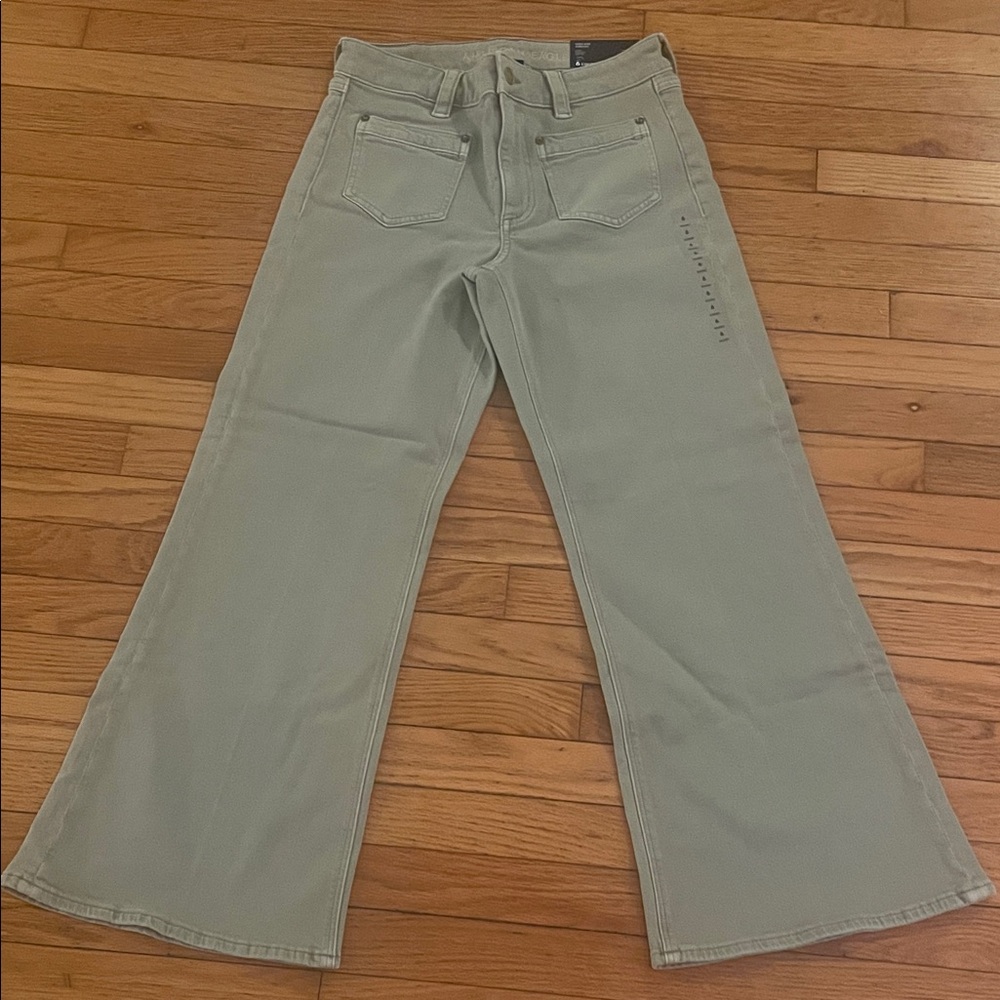 American Eagle Olive High Rise Stretch Flare 6 Short